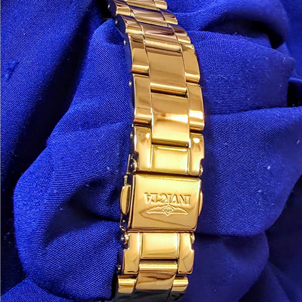 invicta Limited Edition 38275 Snoopy Lady Bling Women's Watch Like New - Picture 7 of 7
